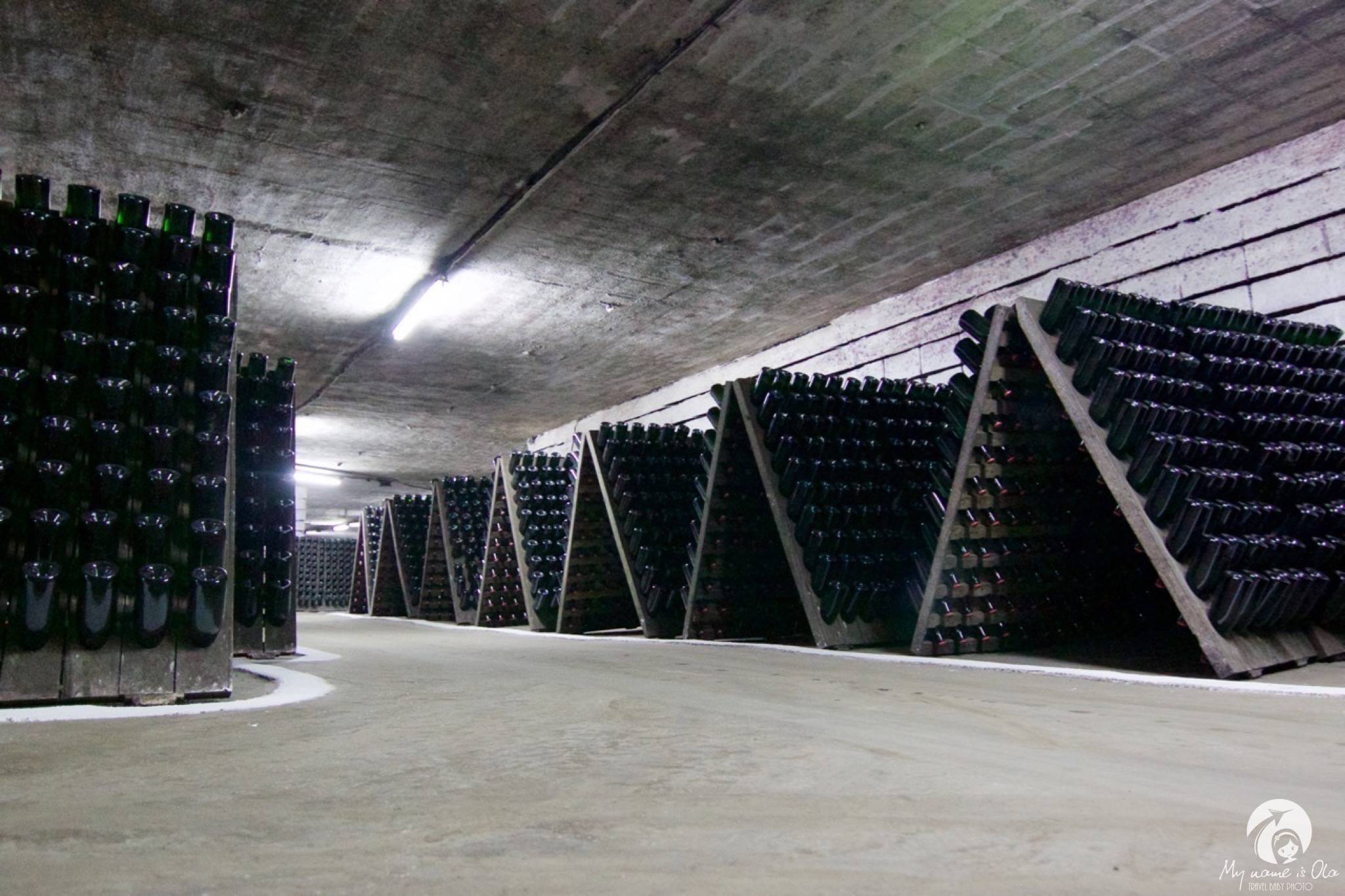 Produkcja wina musującego w Cricova